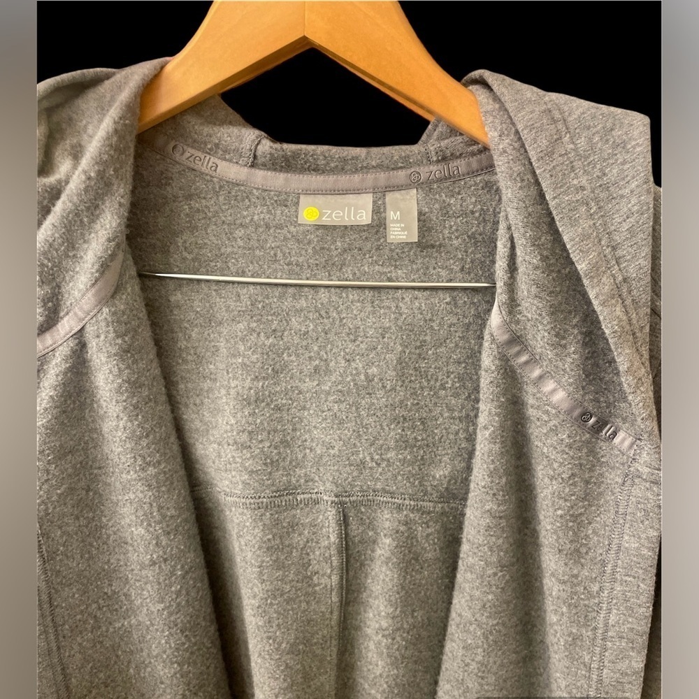 NWOT Zella Ria Open Front Hooded Sweater- Size Medium - Picture 2 of 7